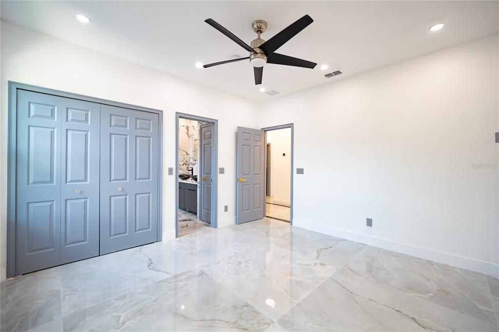 Empty room, Interior, Marble, Recessed Lighting