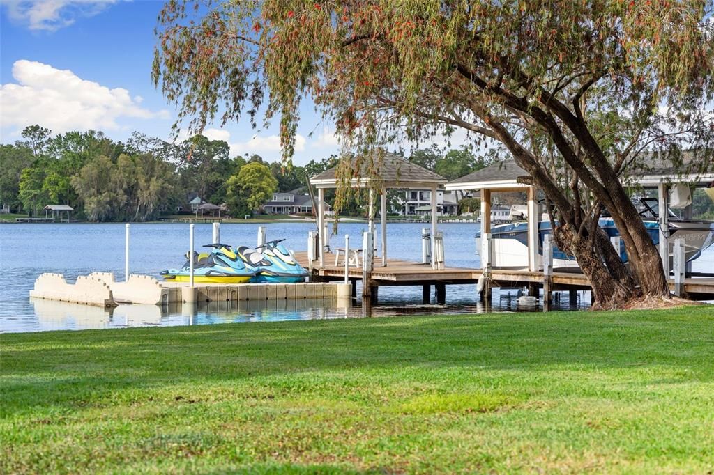 Exterior, Lake