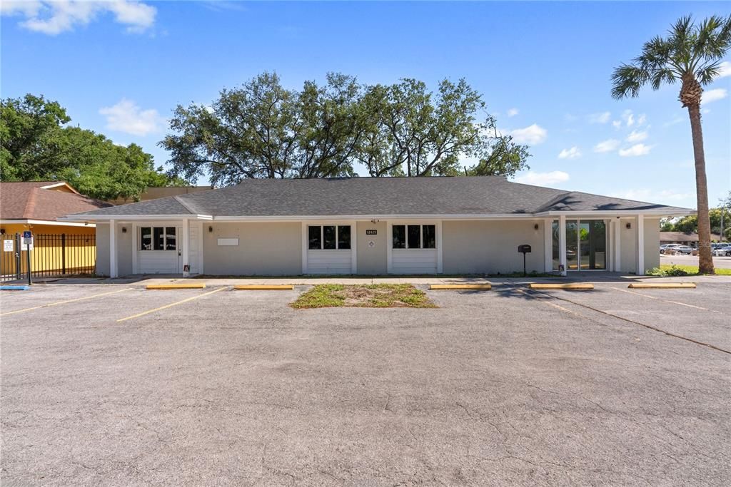 Exterior, Facade, Ranch