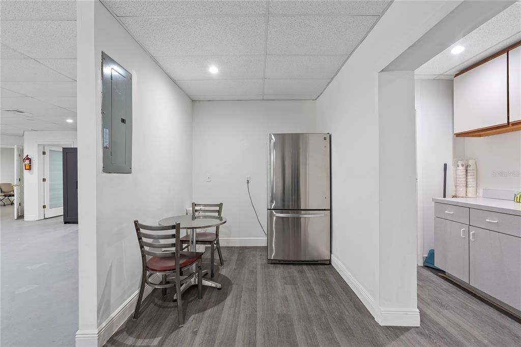 Dining room, Interior, Kitchen, Recessed Lighting, Stainless Steel Appliances, Wood Texture Flooring