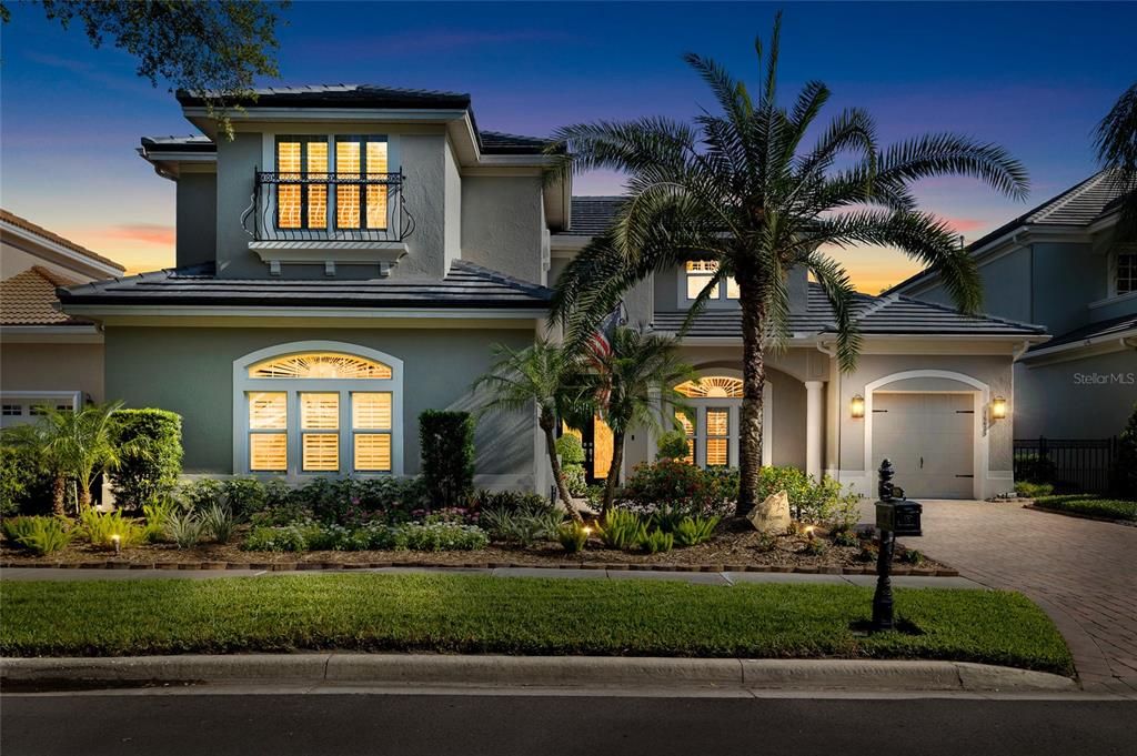 Attached, Exterior, Facade, Mediterranean