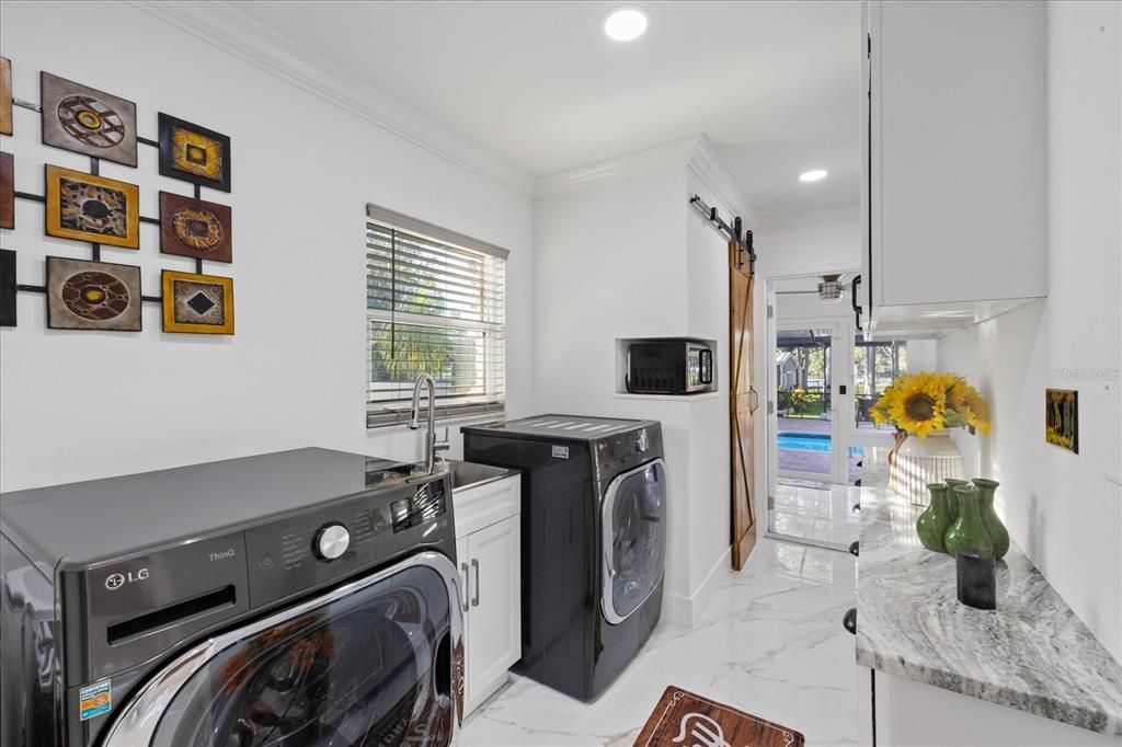 Interior, Marble, Recessed Lighting, Washer