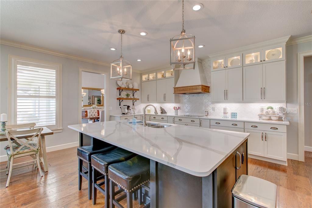 Dining room, Interior, Kitchen, Pendant Lights, Recessed Lighting, Wood Texture Flooring