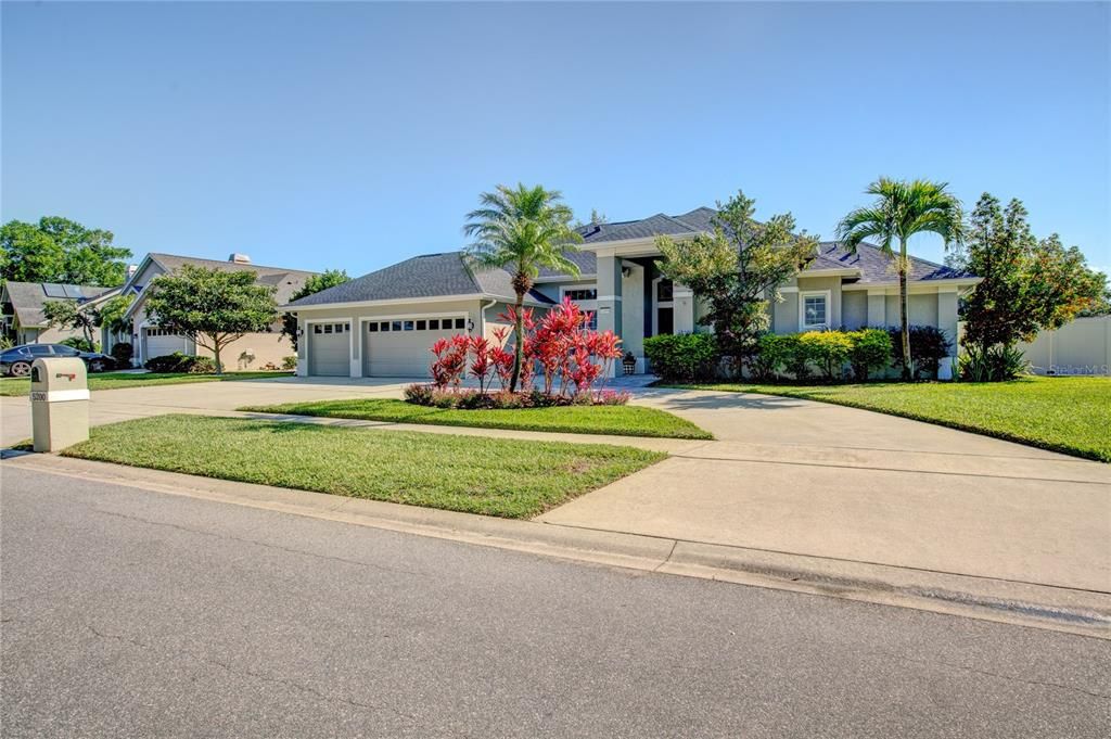 Attached, Exterior, Facade, Ranch