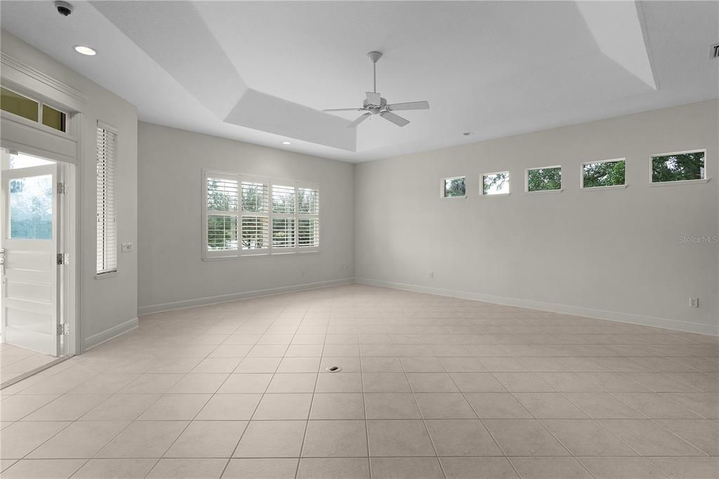 Empty room, Interior, Recessed Lighting