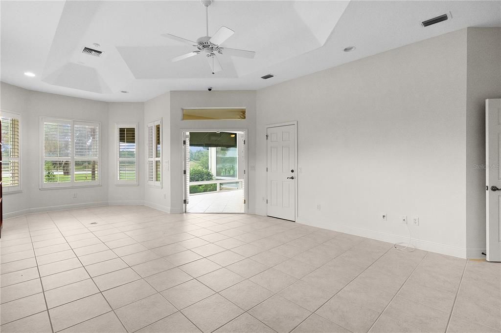 Empty room, Interior, Recessed Lighting
