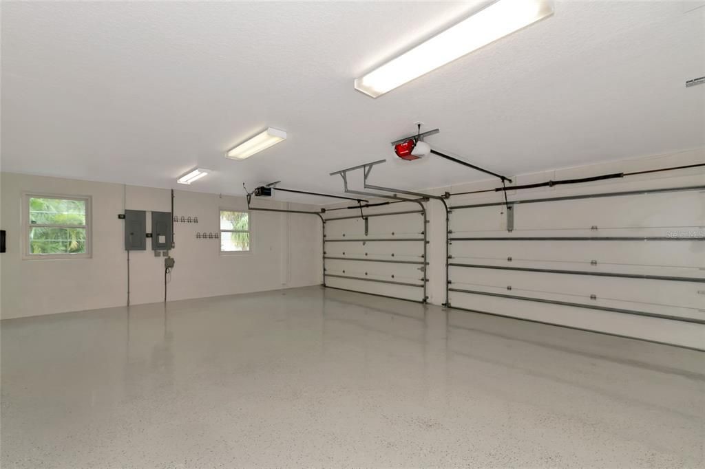 Garage, Interior