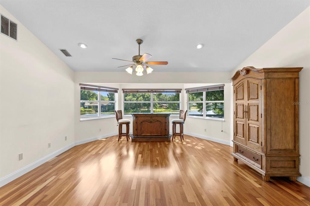 Interior, Recessed Lighting, Wood Texture Flooring