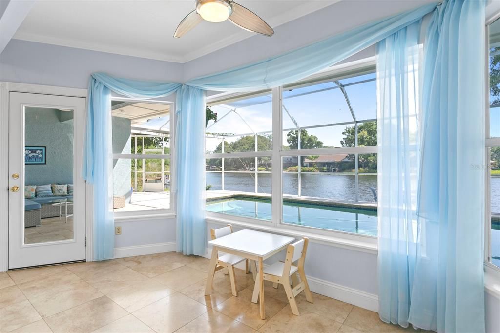Interior, Sun Room, Water