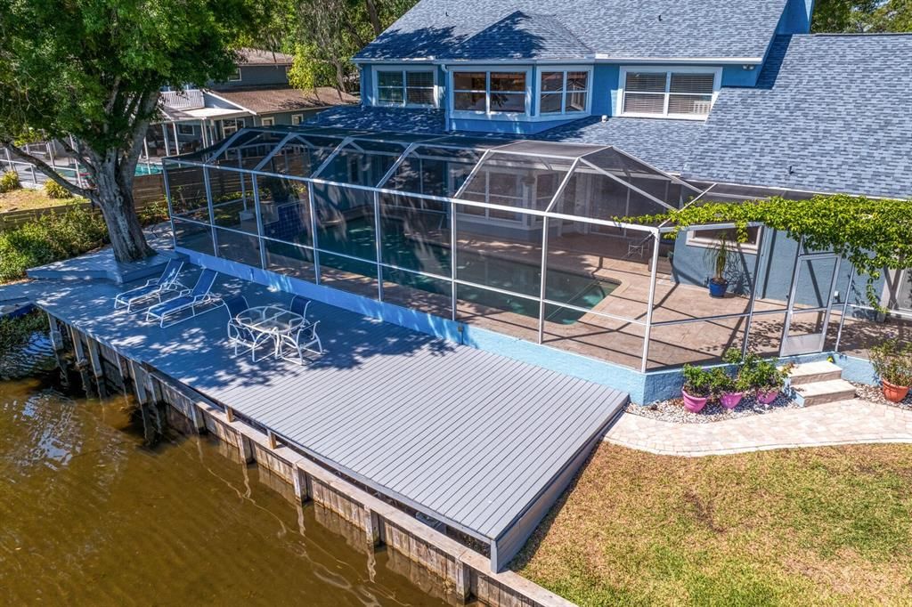 Exterior, Lake