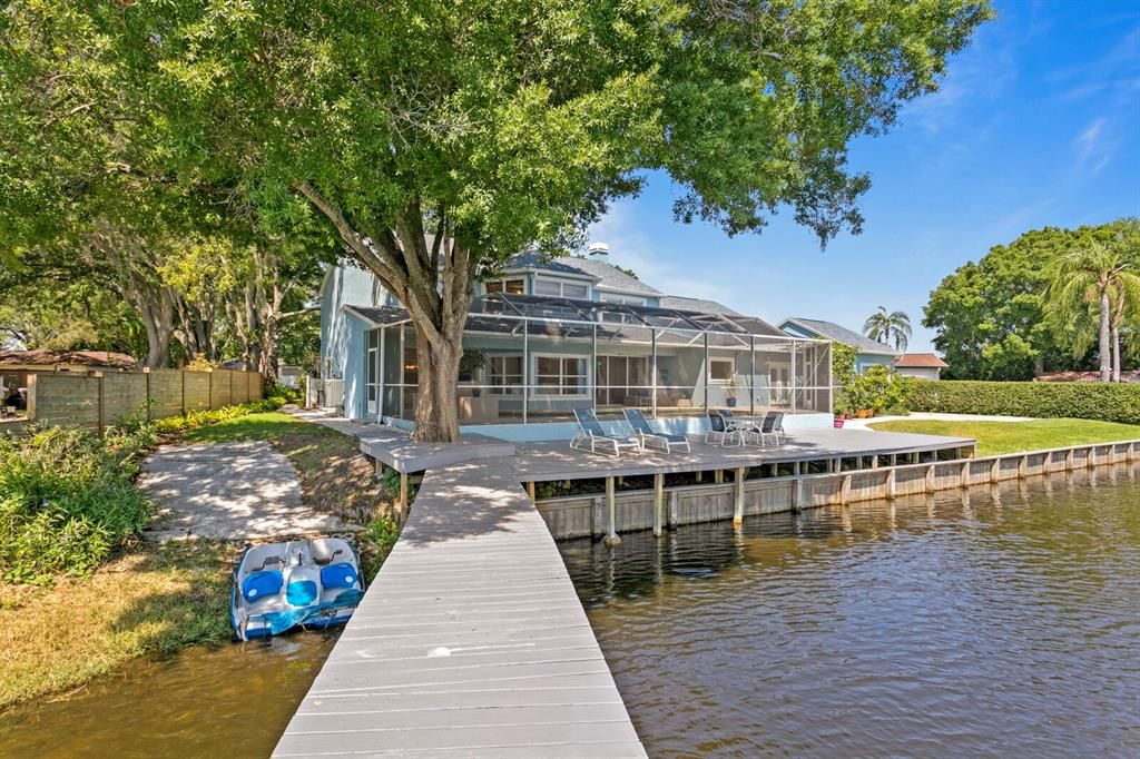 Exterior, Lake