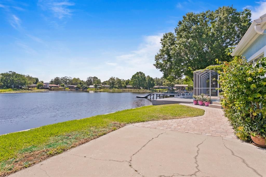 Exterior, Lake