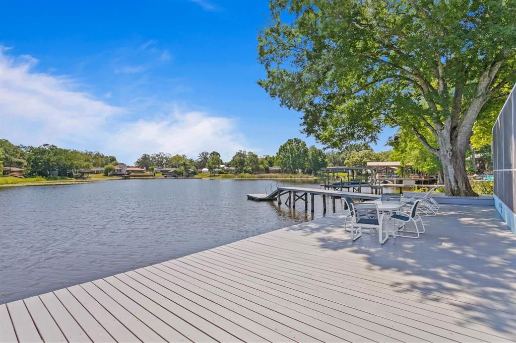 Exterior, Lake