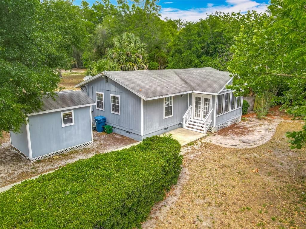 Backyard, Exterior