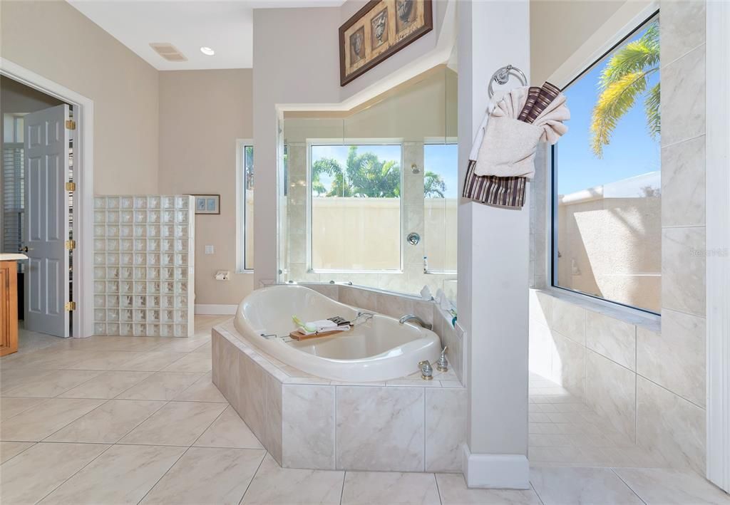 Bathroom, Interior, Marble, Recessed Lighting