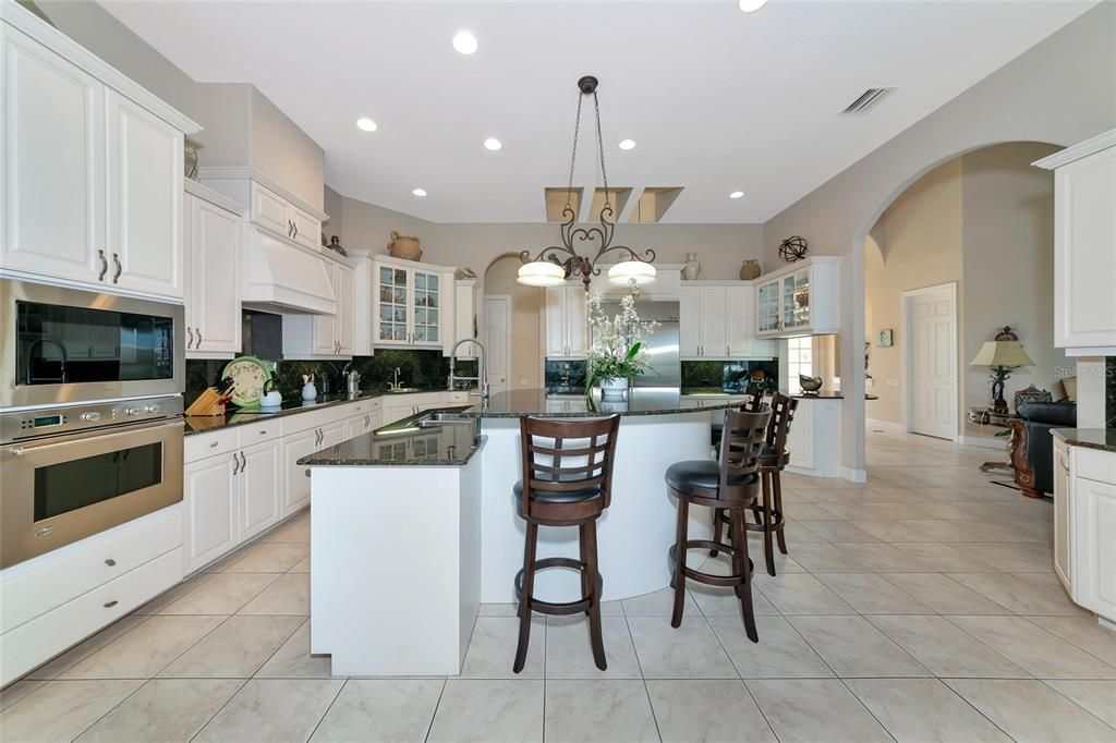 Chandelier, Interior, Kitchen, Recessed Lighting, Stainless Steel Appliances