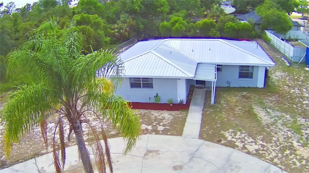 Exterior, Drone