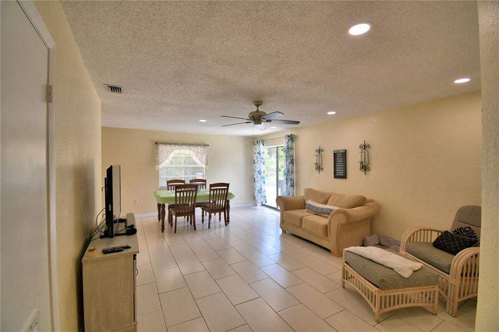 Dining room, Interior, Living room, Recessed Lighting