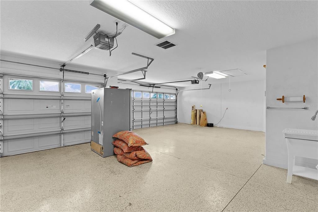 Garage, Interior