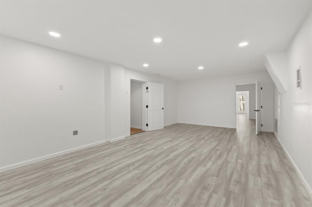Empty room, Interior, Recessed Lighting, Wood Texture Flooring
