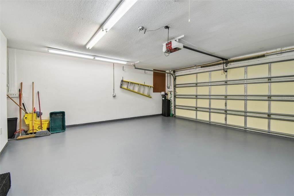 Garage, Interior