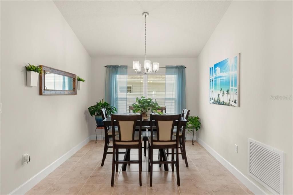 Chandelier, Dining room, Interior, Pendant Lights