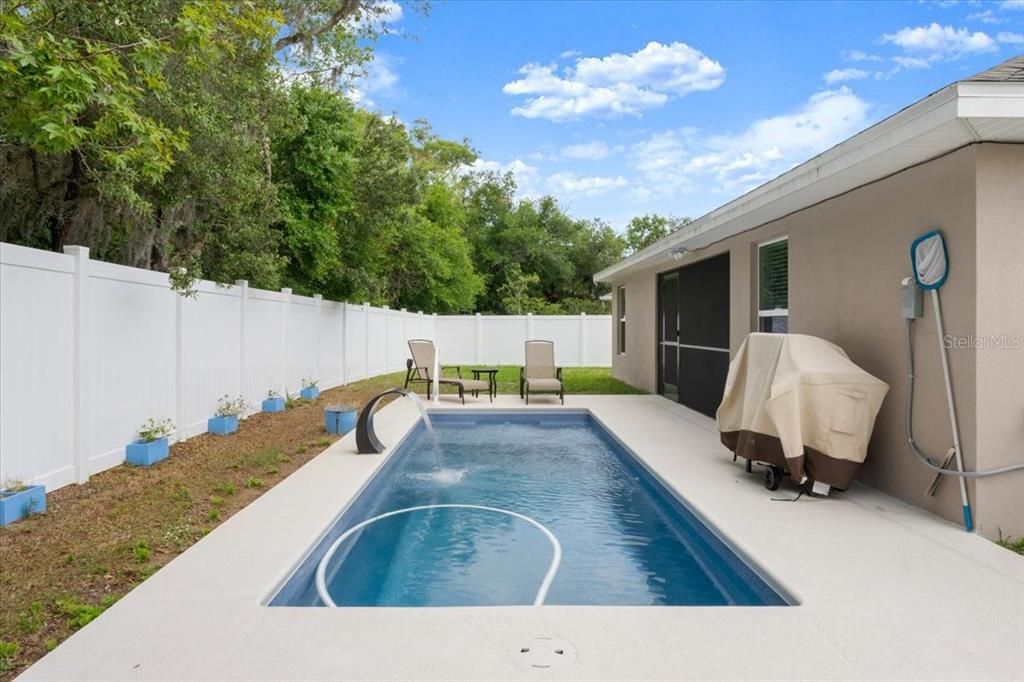 Exterior, Pool