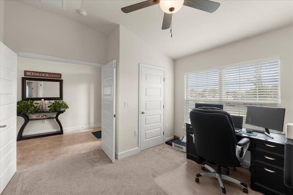 Home Office, Interior