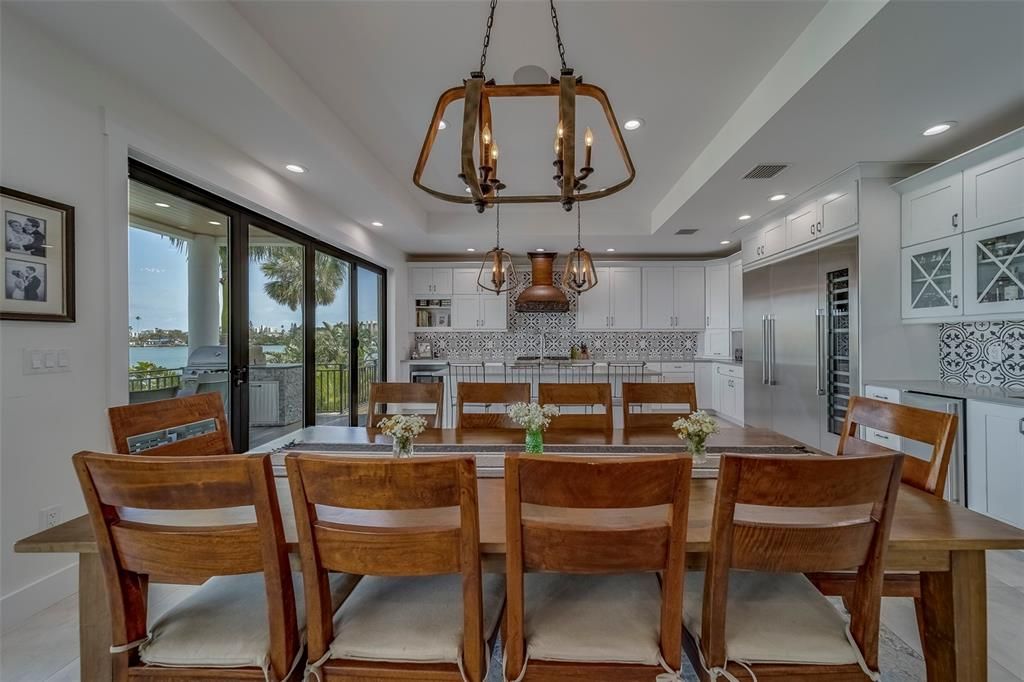 Chandelier, Dining room, Interior, Kitchen, Pendant Lights, Recessed Lighting, Stainless Steel Appliances