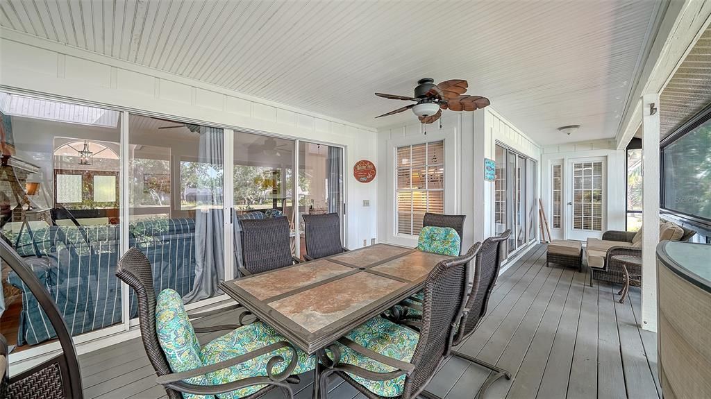 Dining room, Interior, Sun Room, Wood Texture Flooring