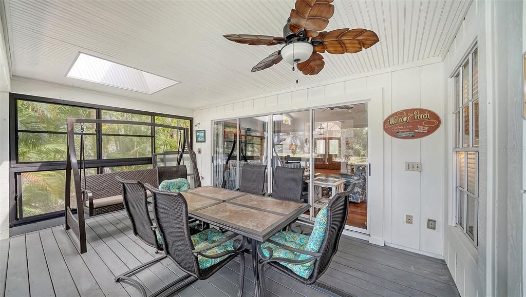 Dining room, Interior, Sun Room, Wood Texture Flooring