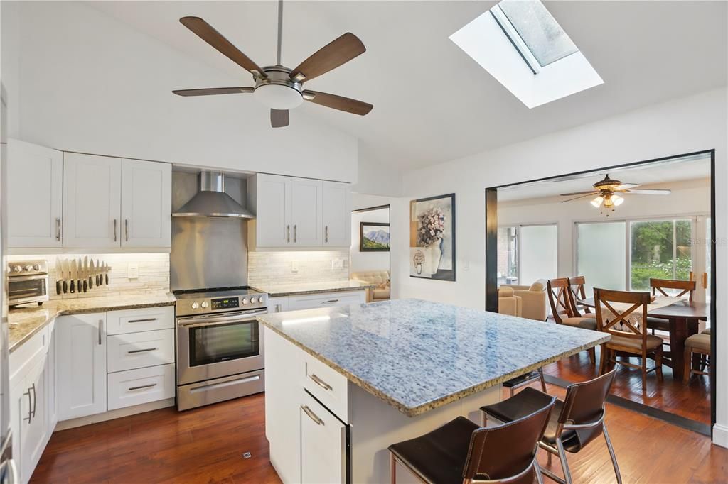 Dining room, Interior, Kitchen, Stainless Steel Appliances, Wood Texture Flooring