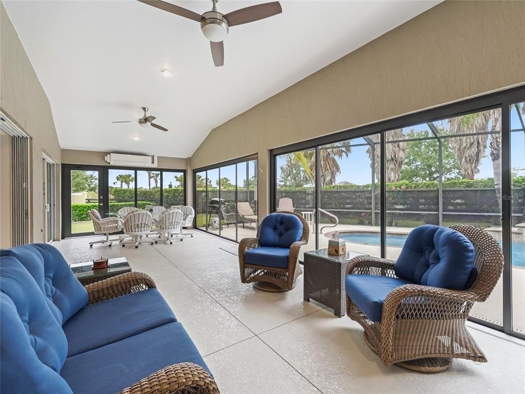 Interior, Living room, Sun Room, Water