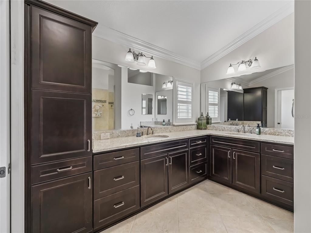 Bathroom, Dual Sink Vanities, Interior