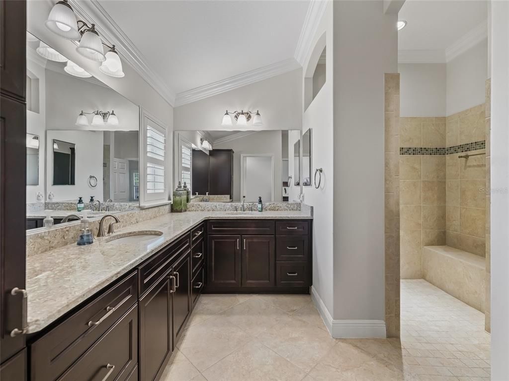 Bathroom, Dual Sink Vanities, Interior