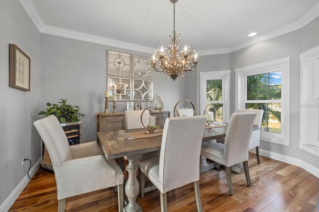 Chandelier, Dining room, Interior, Recessed Lighting, Wood Texture Flooring
