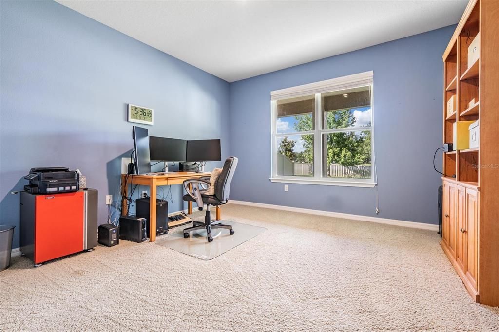 Home Office, Interior