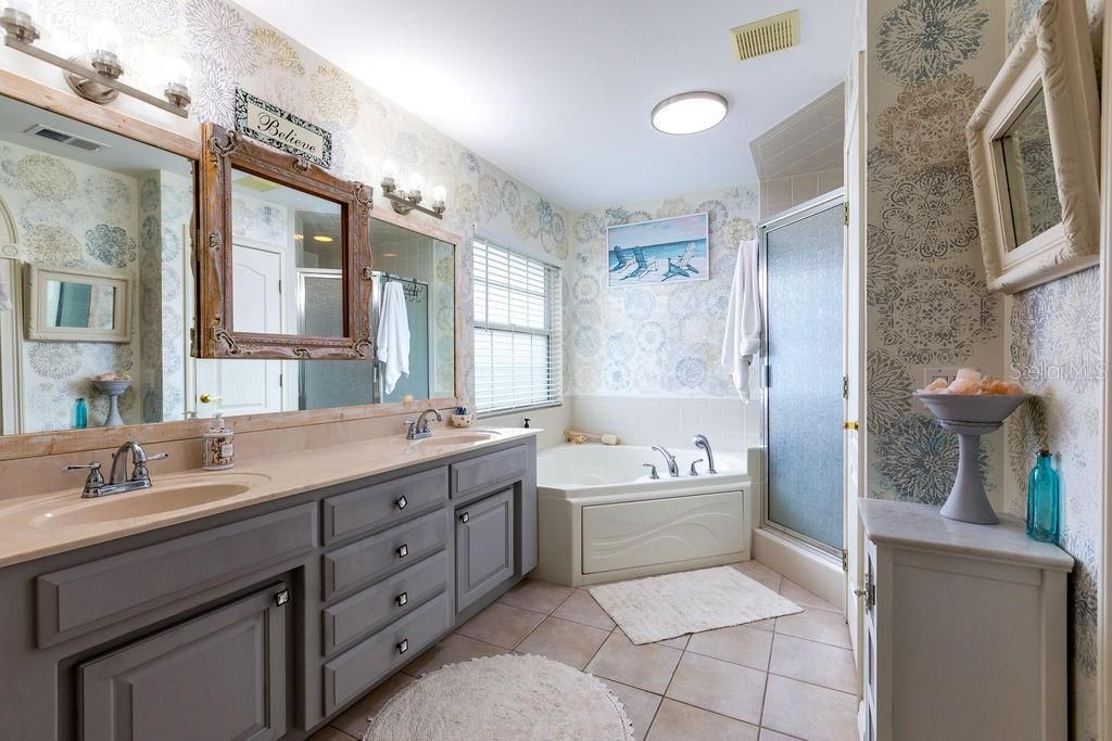 Bathroom, Dual Sink Vanities, Interior