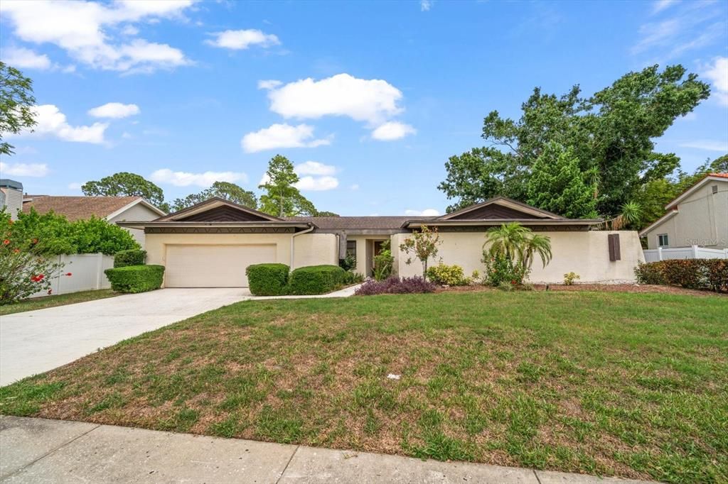 Attached, Exterior, Facade, Ranch