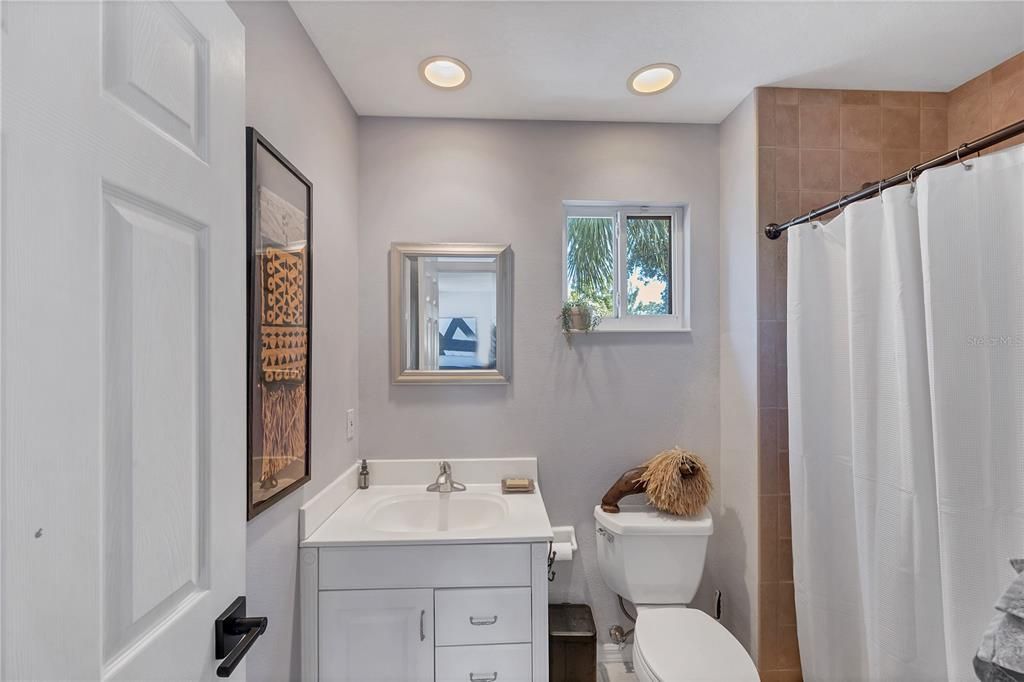 Bathroom, Interior, Recessed Lighting