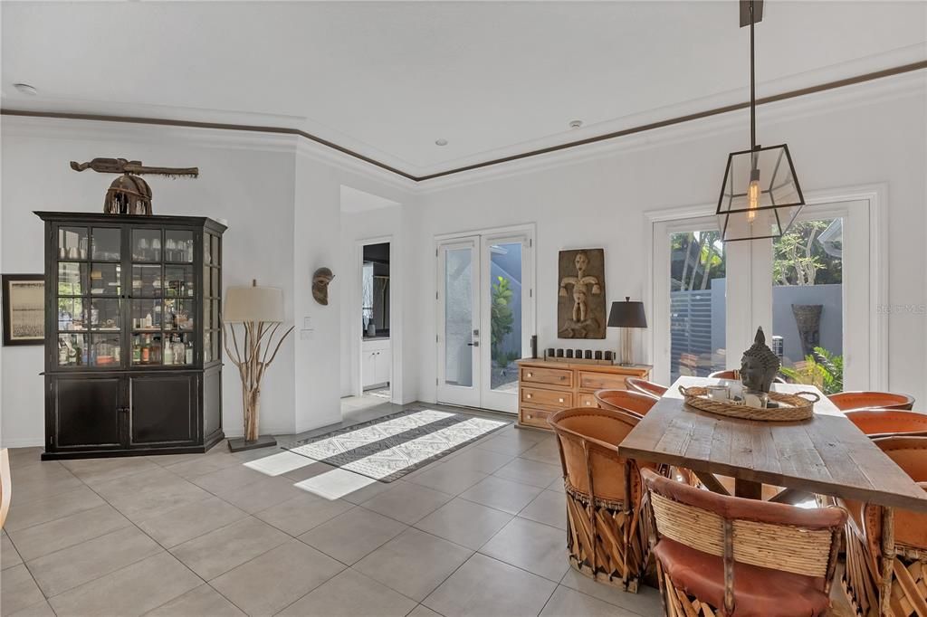 Dining room, Interior, Pendant Lights, Recessed Lighting