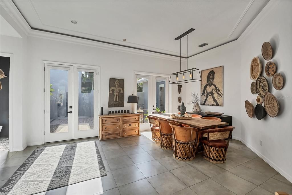 Dining room, Interior, Pendant Lights, Recessed Lighting