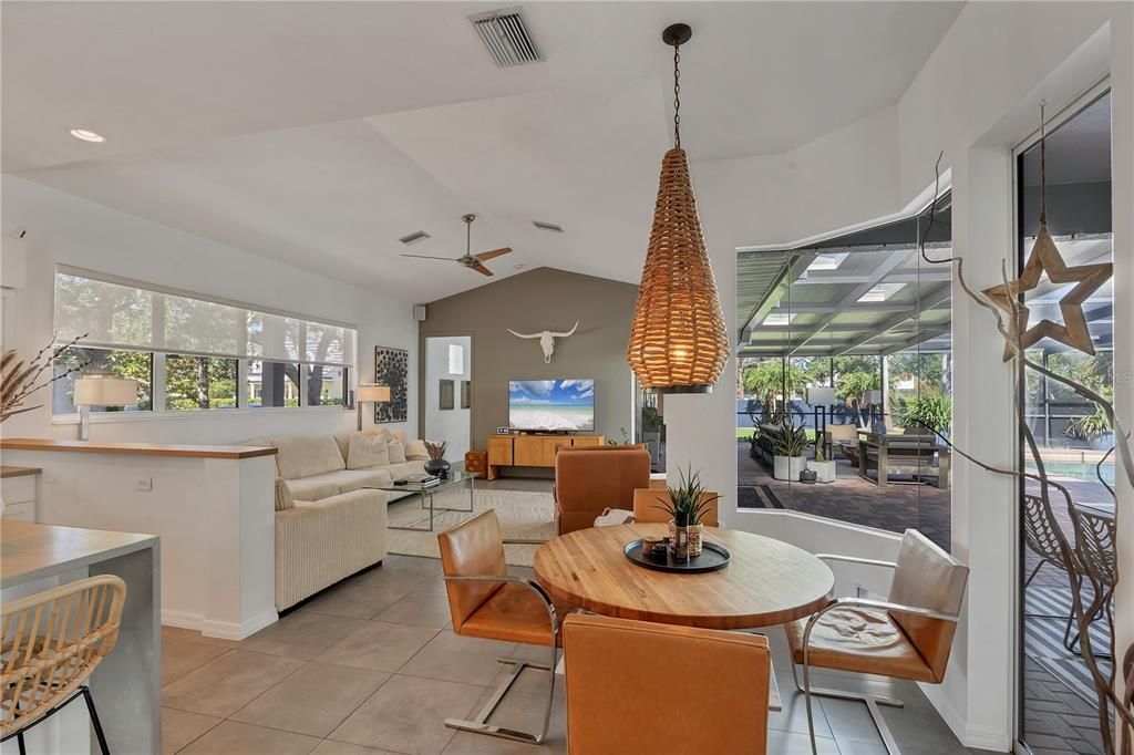 Dining room, Interior, Living room, Pendant Lights, Recessed Lighting