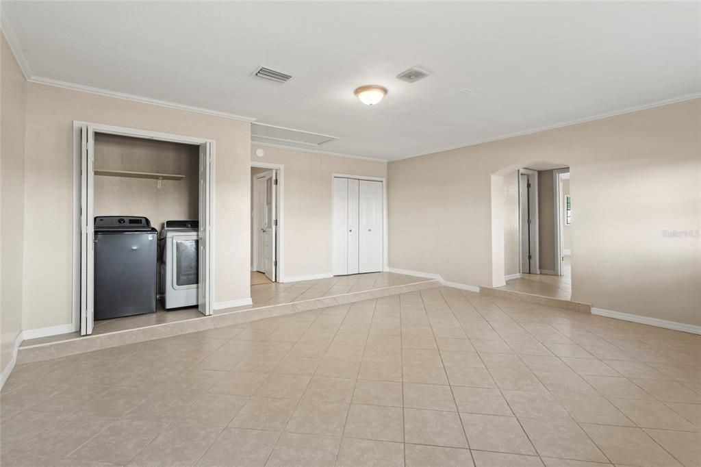 Empty room, Interior, Washer