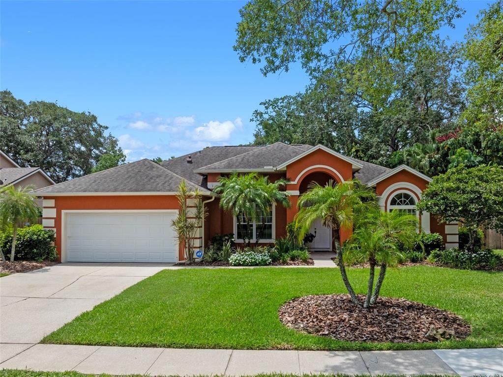 Attached, Exterior, Facade, Ranch