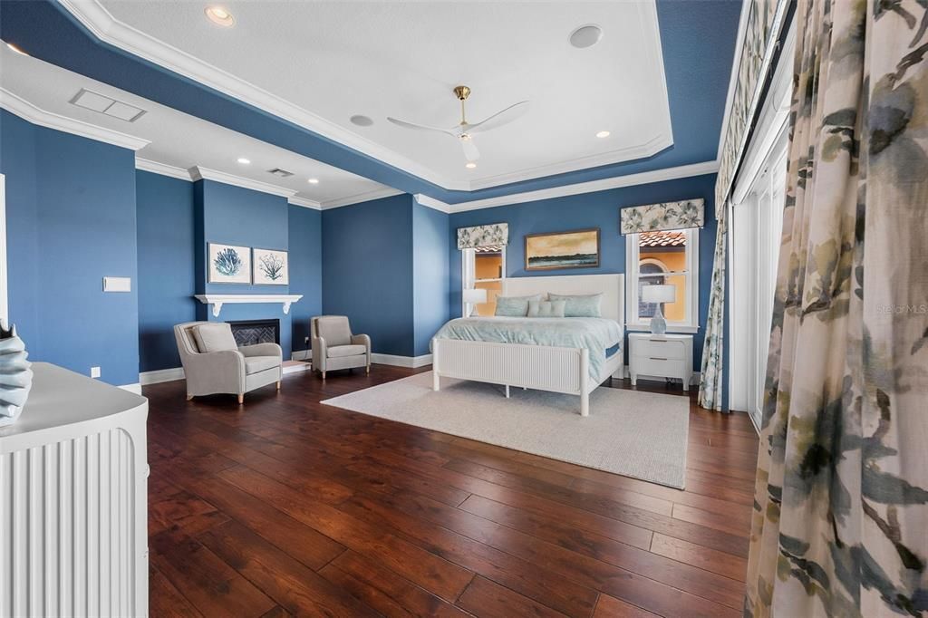 Bedroom, Fireplace, Interior, Recessed Lighting, Wood Texture Flooring