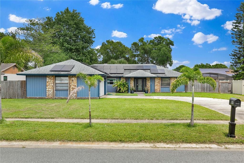 Backyard, Exterior, Facade, Solar Panels, Ranch
