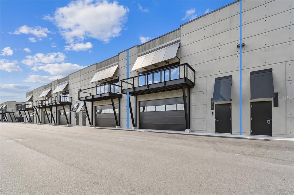 Attached, Exterior, Facade, Modern