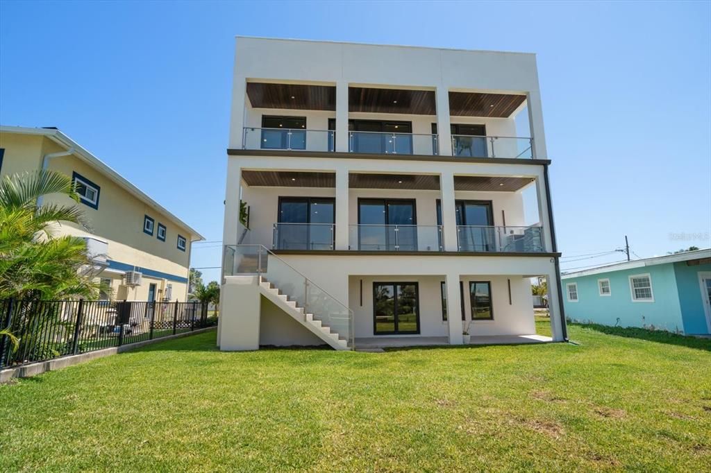 Backyard, Exterior, Facade, Modern