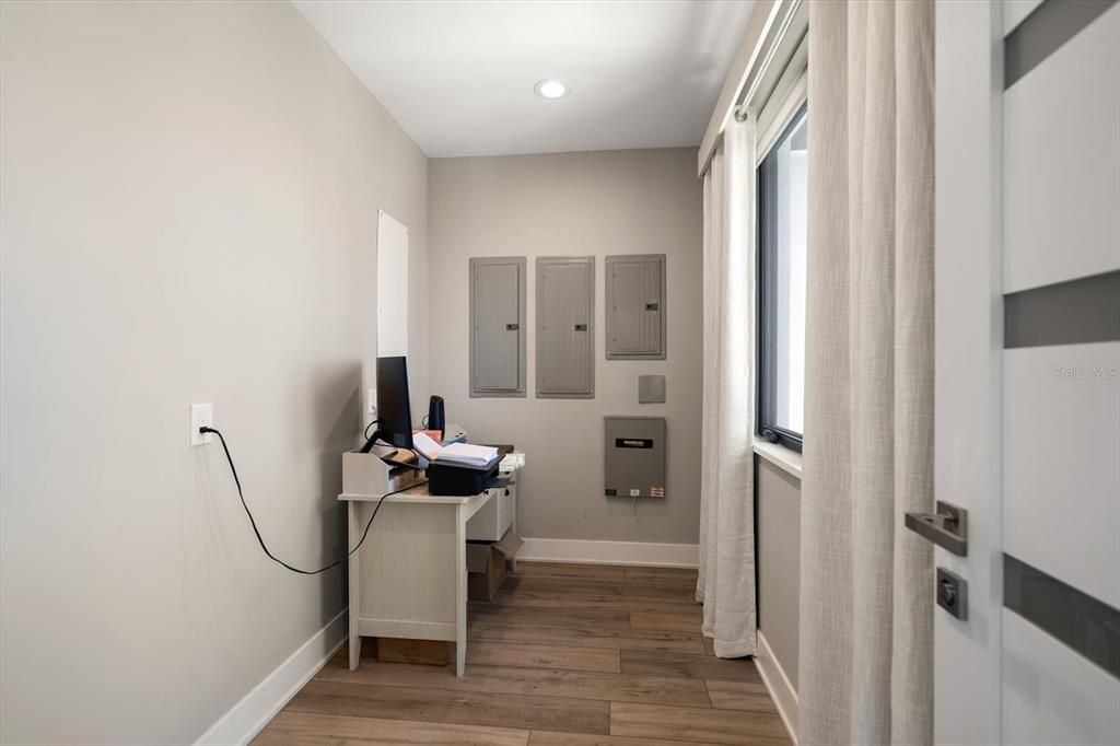 Home Office, Interior, Recessed Lighting, Wood Texture Flooring